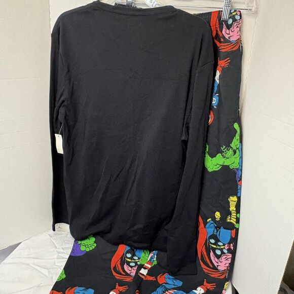 Marvel Pajamas Adult XS Top & Bottom. Marvel Avengers. - Picture 4 of 9